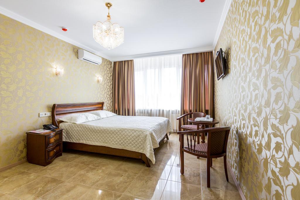Hotel Premier Kamjanske Rum bild