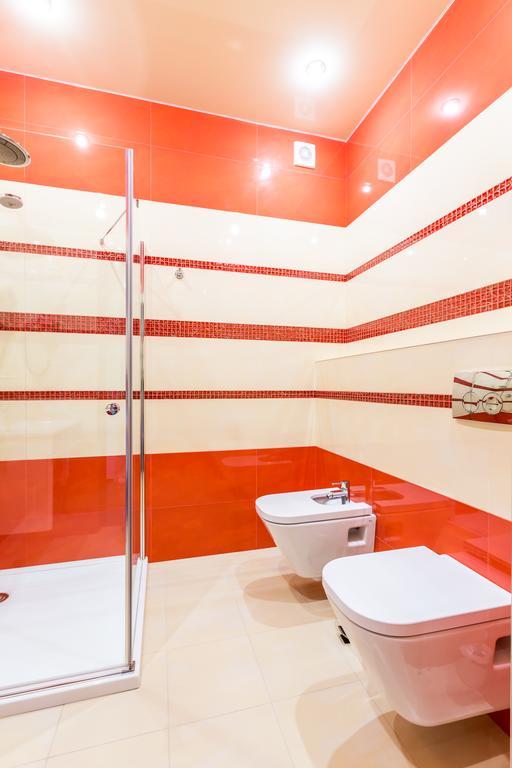 Hotel Premier Kamjanske Exteriör bild